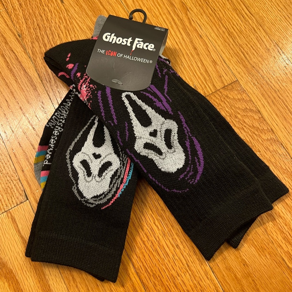 2 pair of ghost face Black and Purple Men's Socks